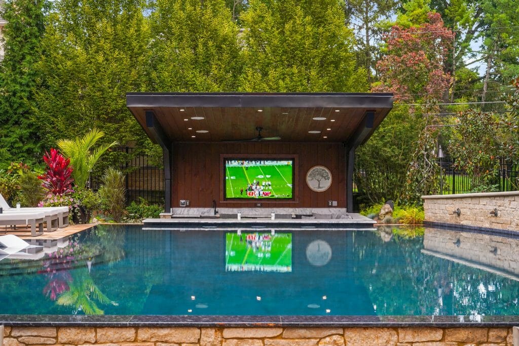 outdoor movie theater hilliard